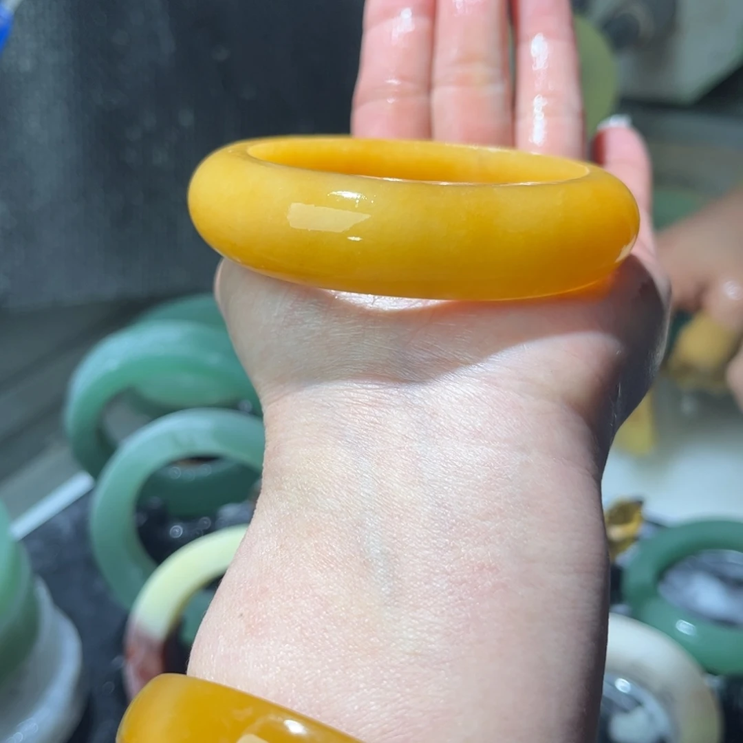 楠****东陵石未镶嵌手镯定制