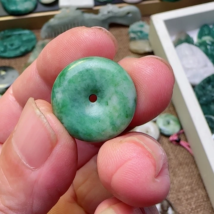 听***雨独山玉未镶嵌吊坠(不含链)