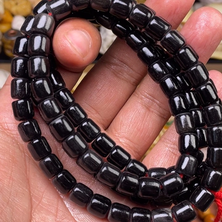 驼骨摆件人工忙着