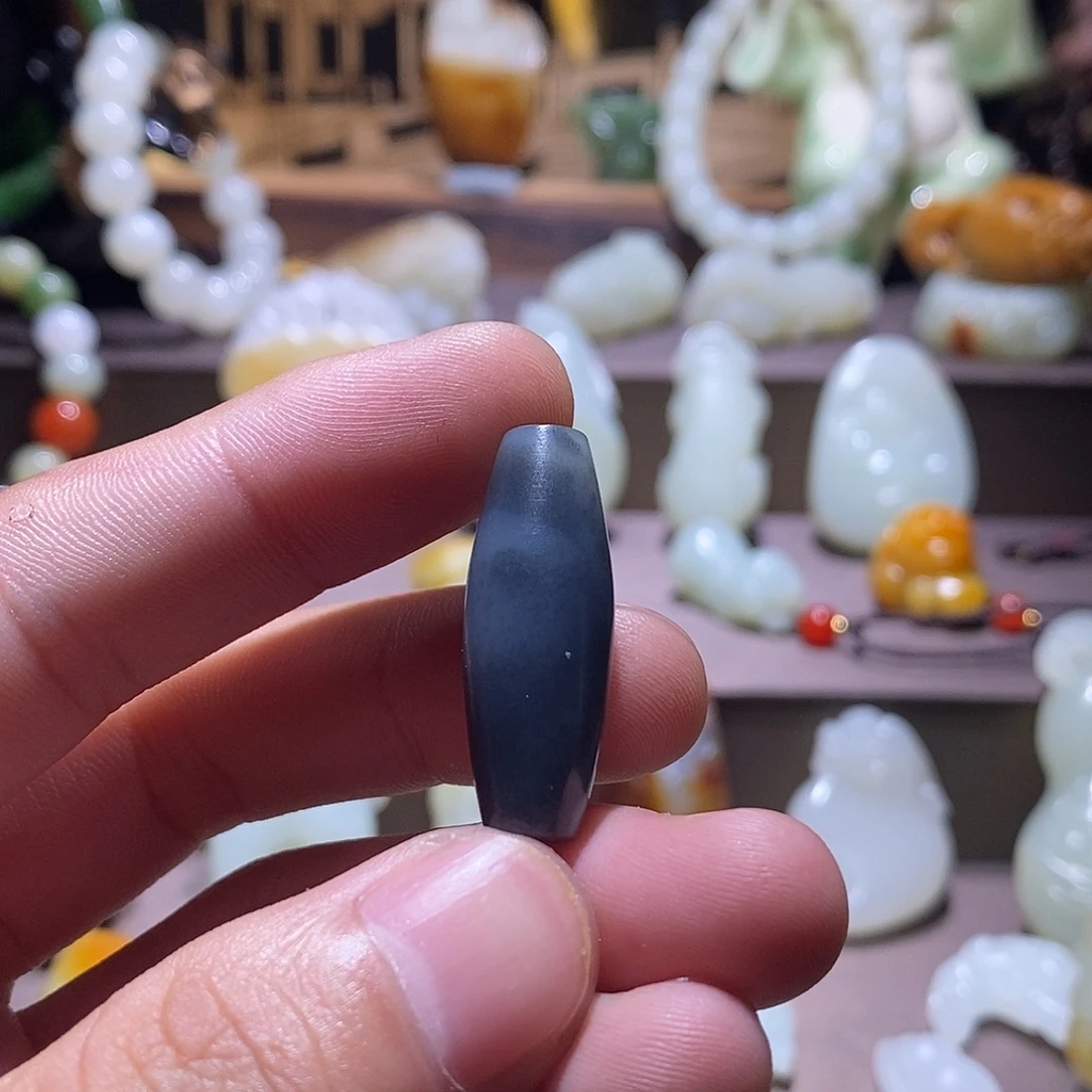 和田玉未镶嵌车挂