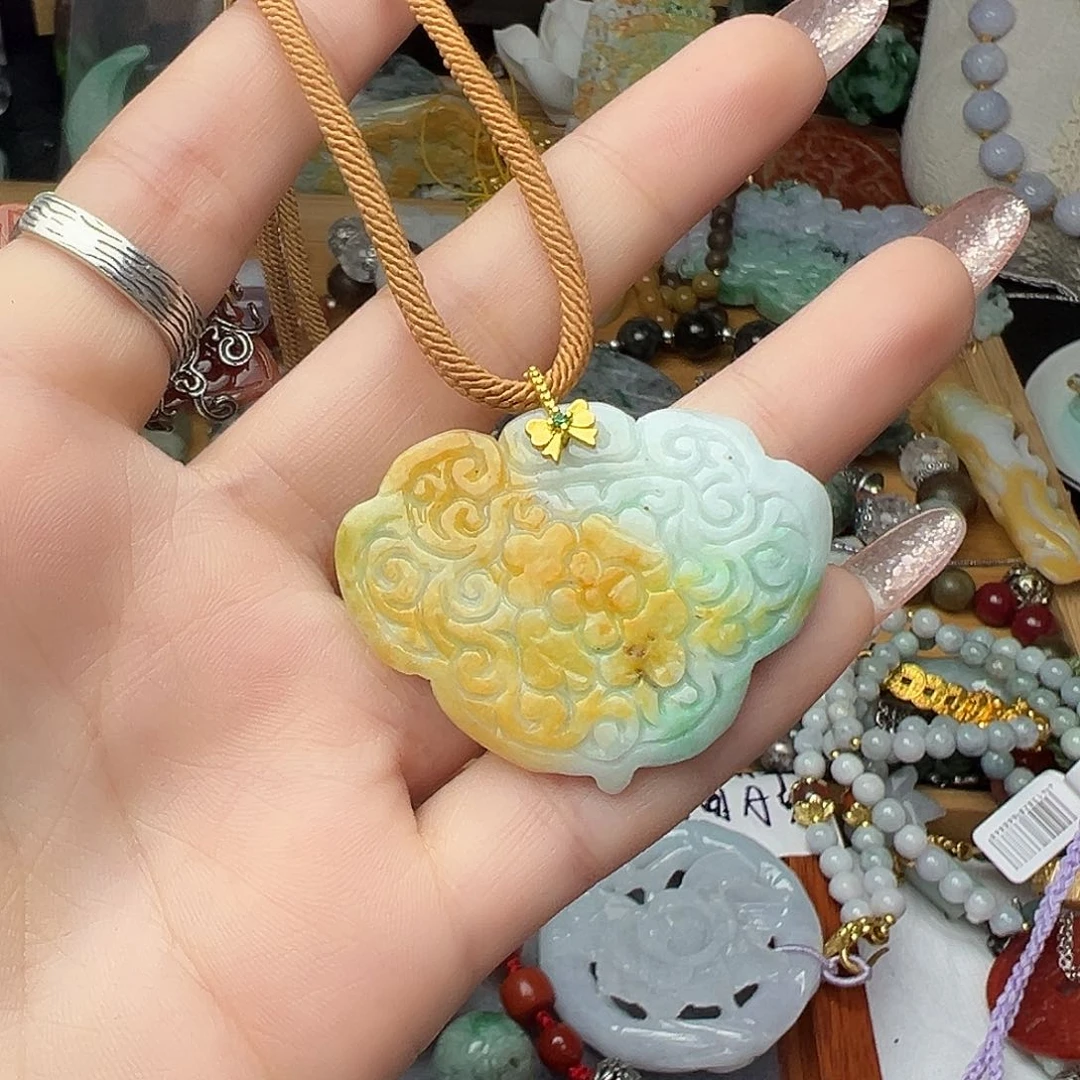 翡翠吊坠(赠链)未镶嵌吊坠2