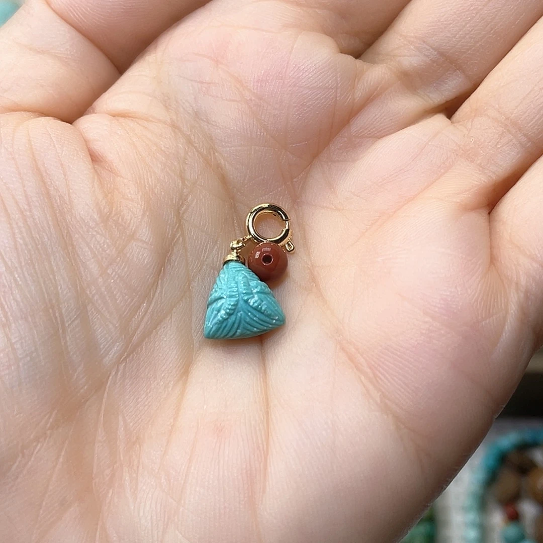 南红玛瑙配饰未镶嵌