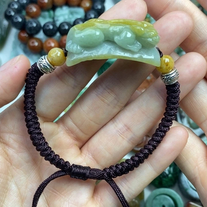 颈饰未镶嵌翡翠吊坠