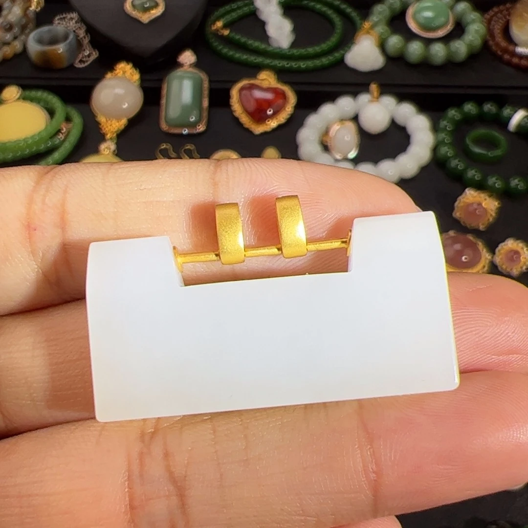 和田玉羊脂白油膏平安锁18K金镶嵌