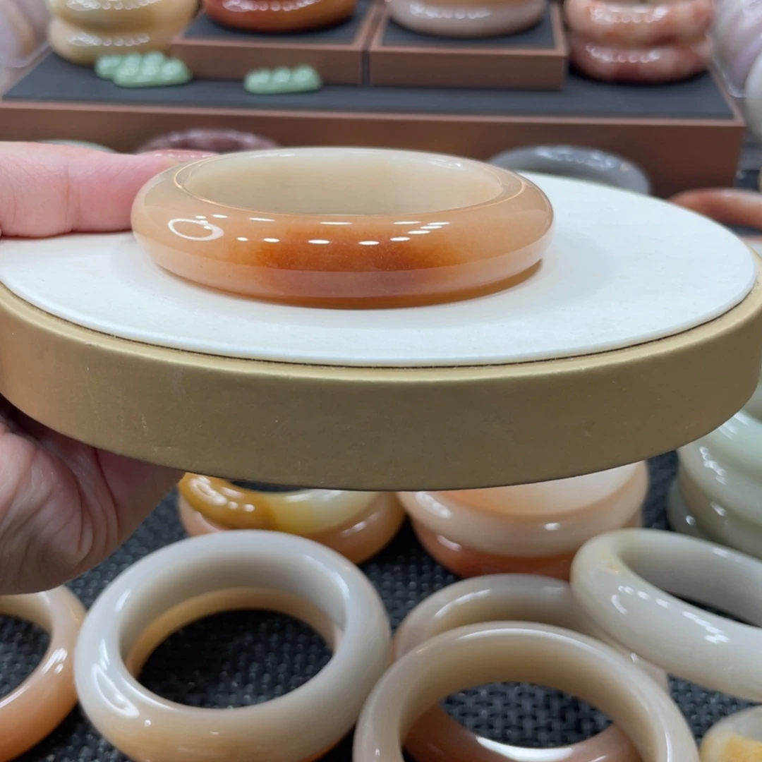 未镶嵌手镯石英质玉