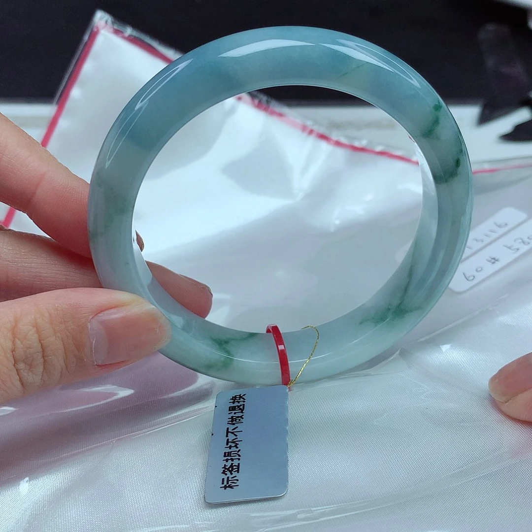 翡翠手镯未镶嵌60圈116