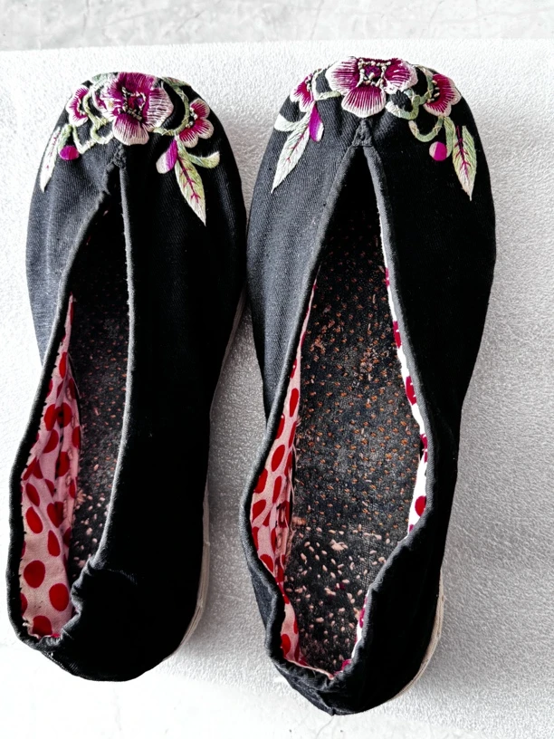 手工老布鞋，绣花鞋