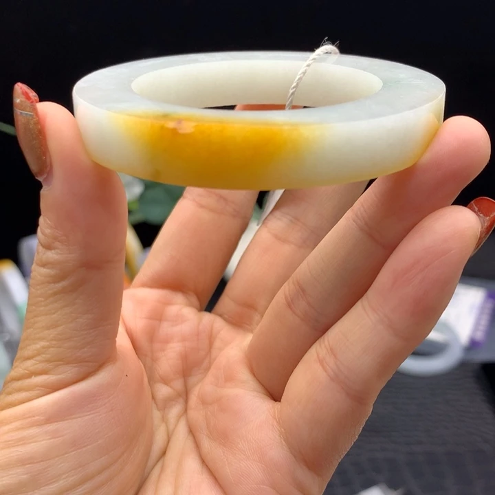 定制翡翠未镶嵌翡翠手镯