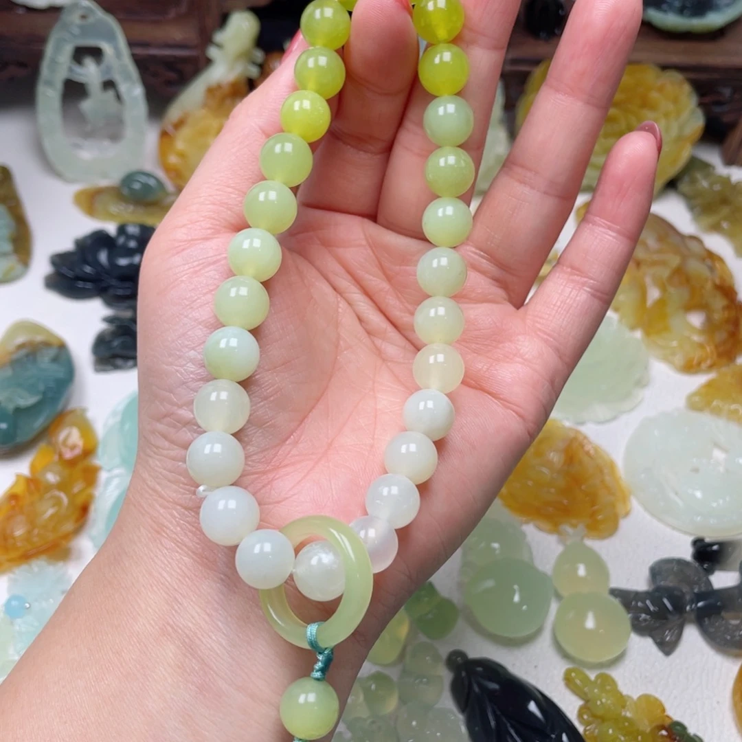 蛇纹石玉颈饰未镶嵌