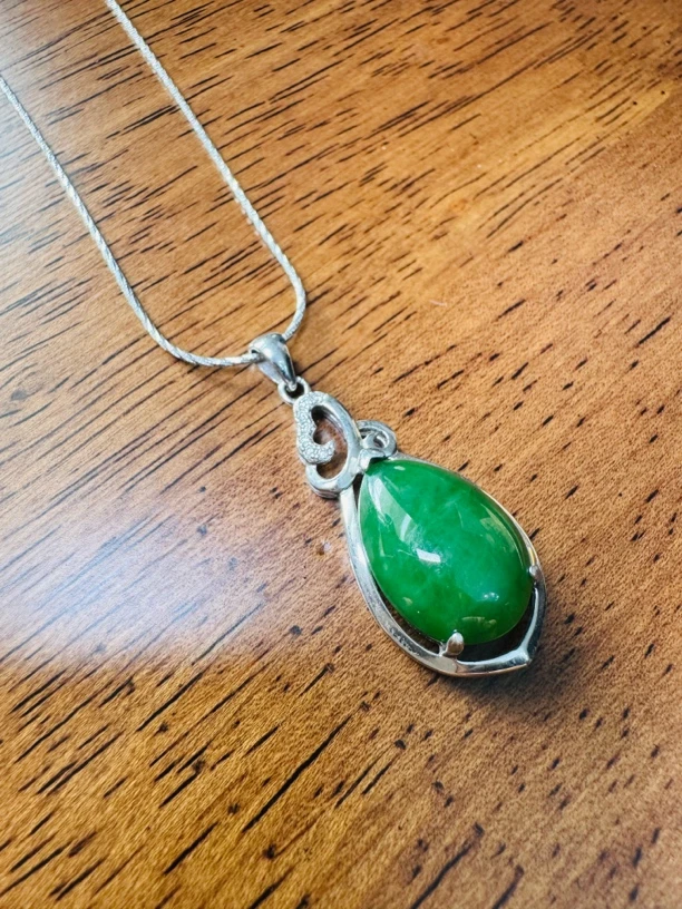 碧玉银镶吊坠镶嵌气质