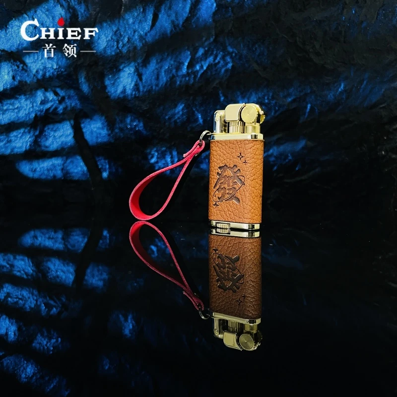 CHIEF/首领CF316mini棕皮发超时尚薄挂件迷你的抬臂煤油打火机