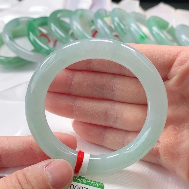 翡翠手镯未镶嵌缅甸A货翡翠手镯