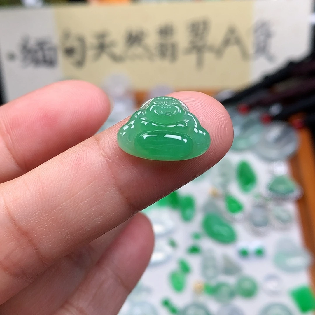 翡翠裸石缅甸天然A货翡翠阳绿佛公