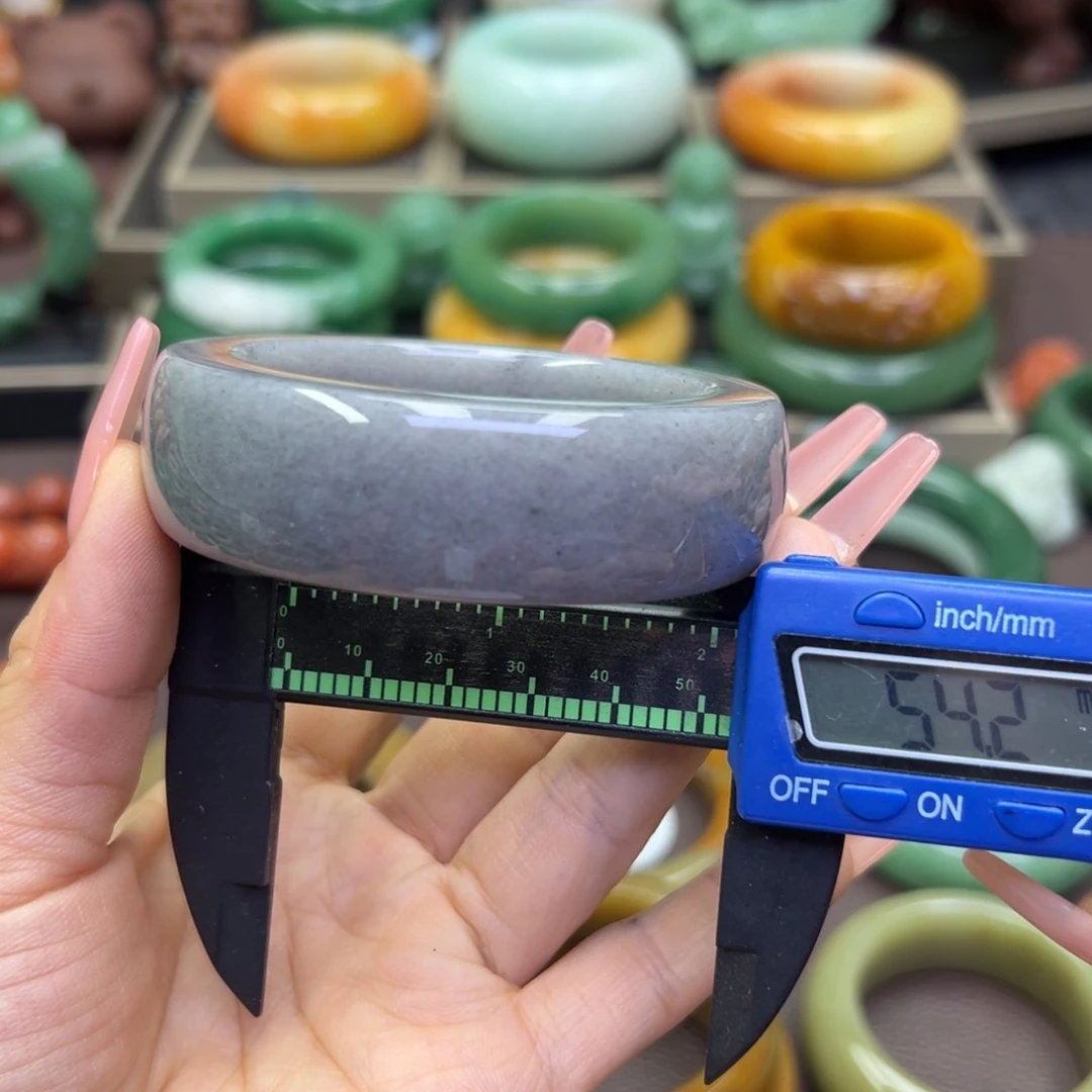 未镶嵌手镯石英岩玉