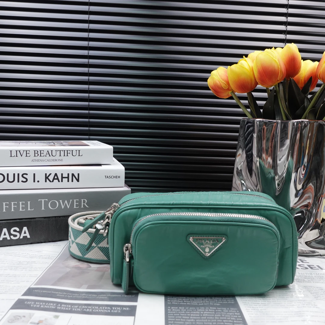 95新 Prada/普拉达 单肩包/T10220411