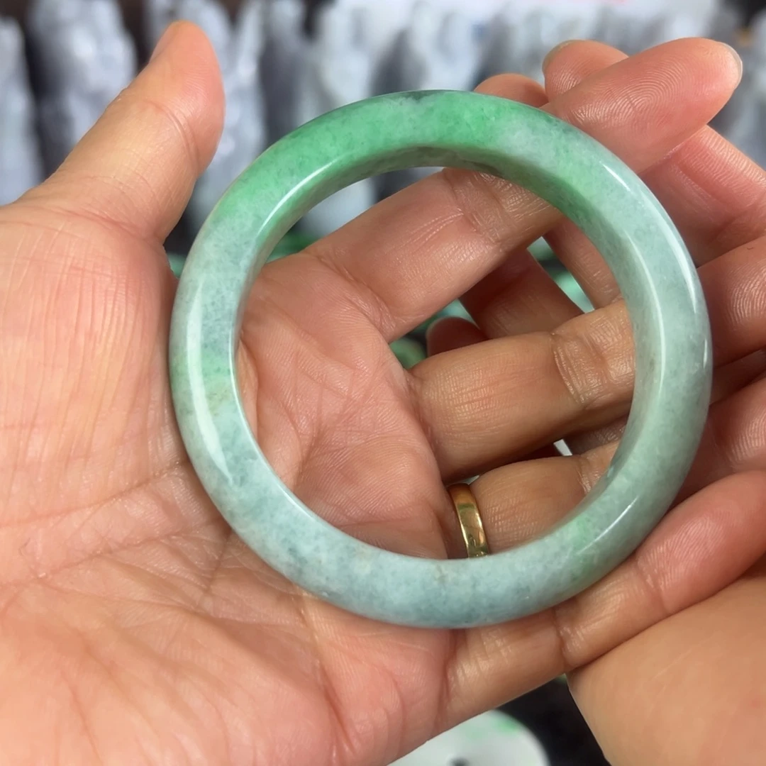 崔***怡翡翠未镶嵌项圈天然翡翠镯子