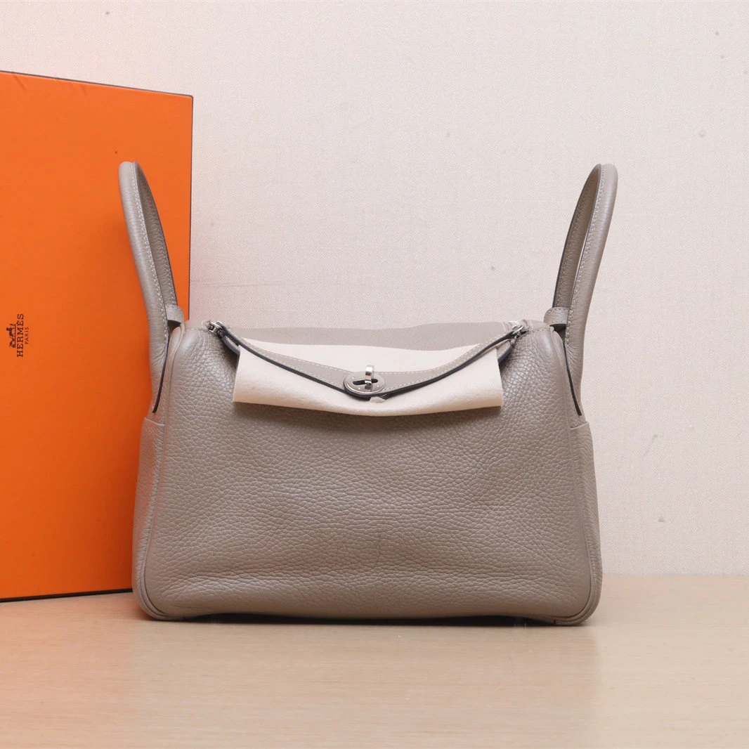 95新 Hermes/爱马仕 【黑黑】Lindy 30 81斑鸠灰 TC皮 T刻 银扣