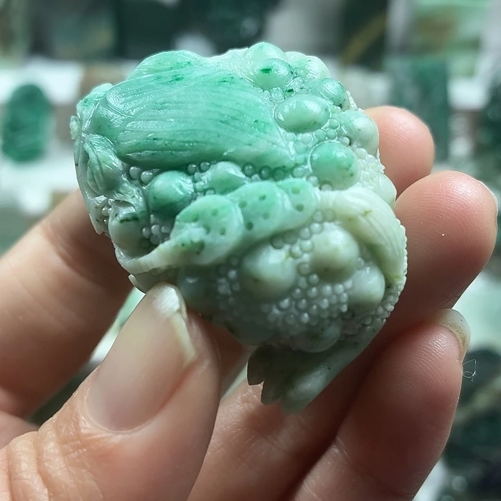 独山玉未镶嵌吊坠
