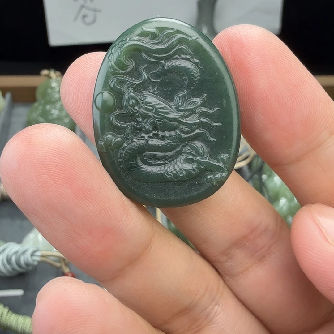 和田玉未镶嵌颈饰龙牌特价款