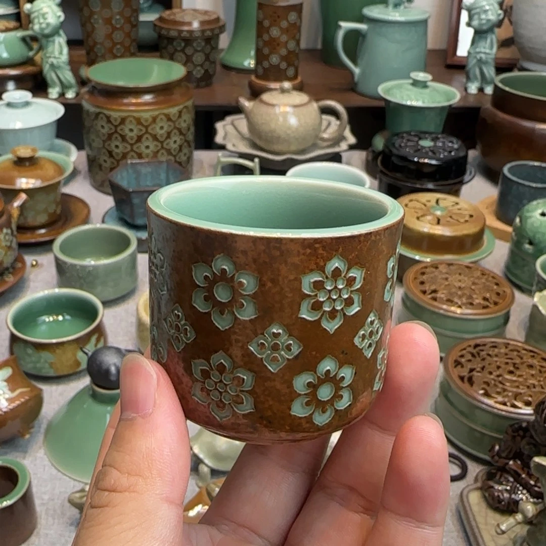 龙泉青瓷宝相花主人杯