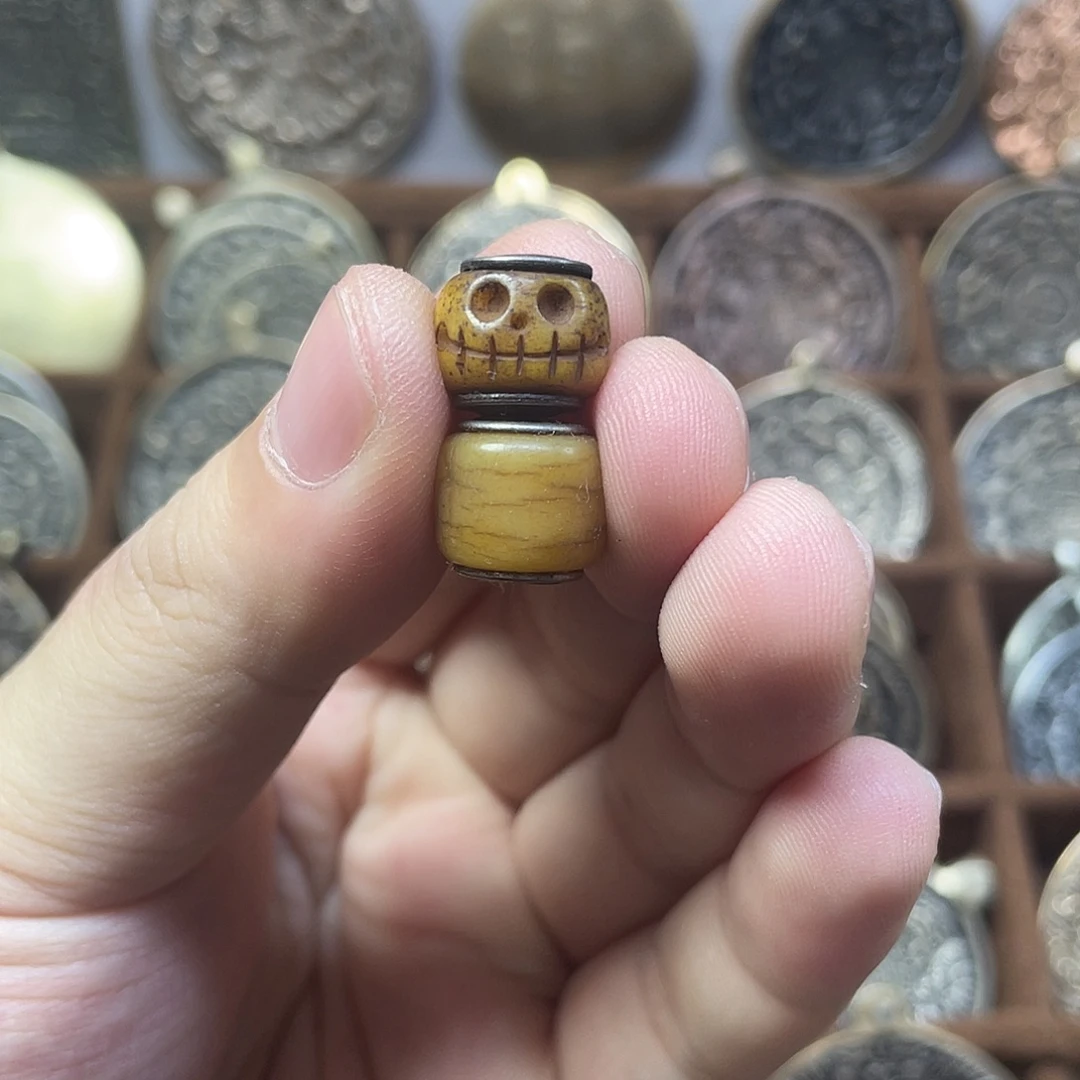 牛骨尸陀林配饰一组