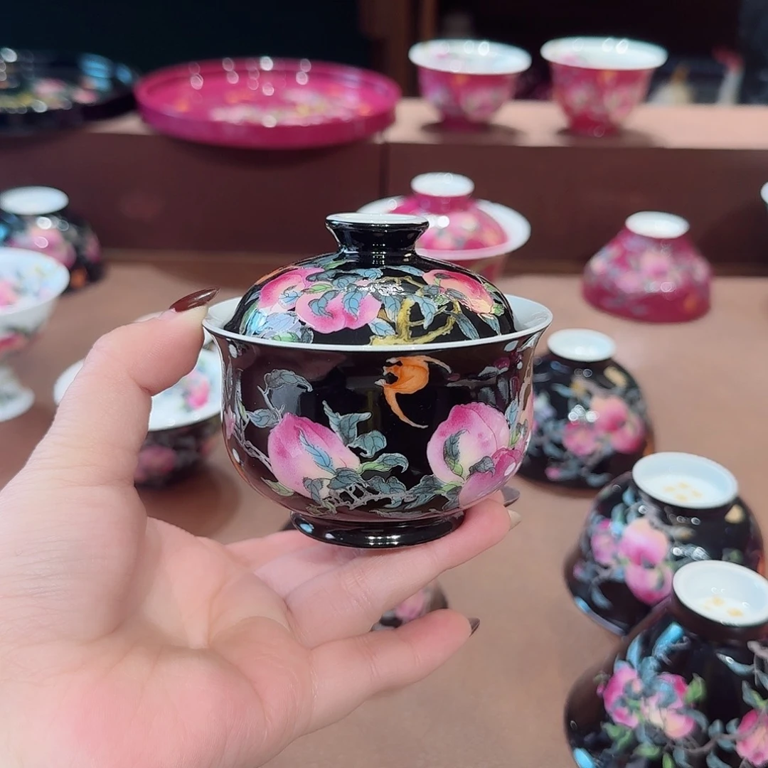 自*珐琅彩主人杯茶具