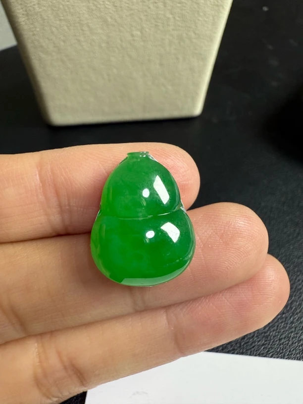 缅甸翡翠A货 绿色满色葫芦18.3/14.5/6
