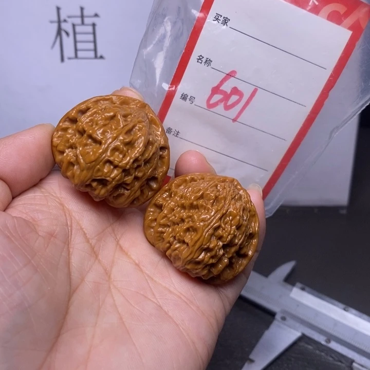 把件文玩核桃601，36白狮子