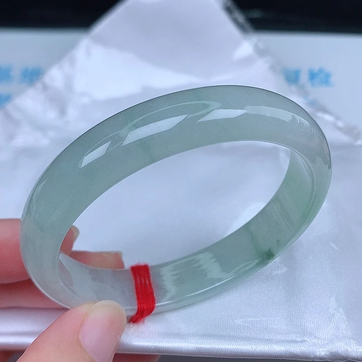 未镶嵌手镯（贵妃镯）翡翠天然