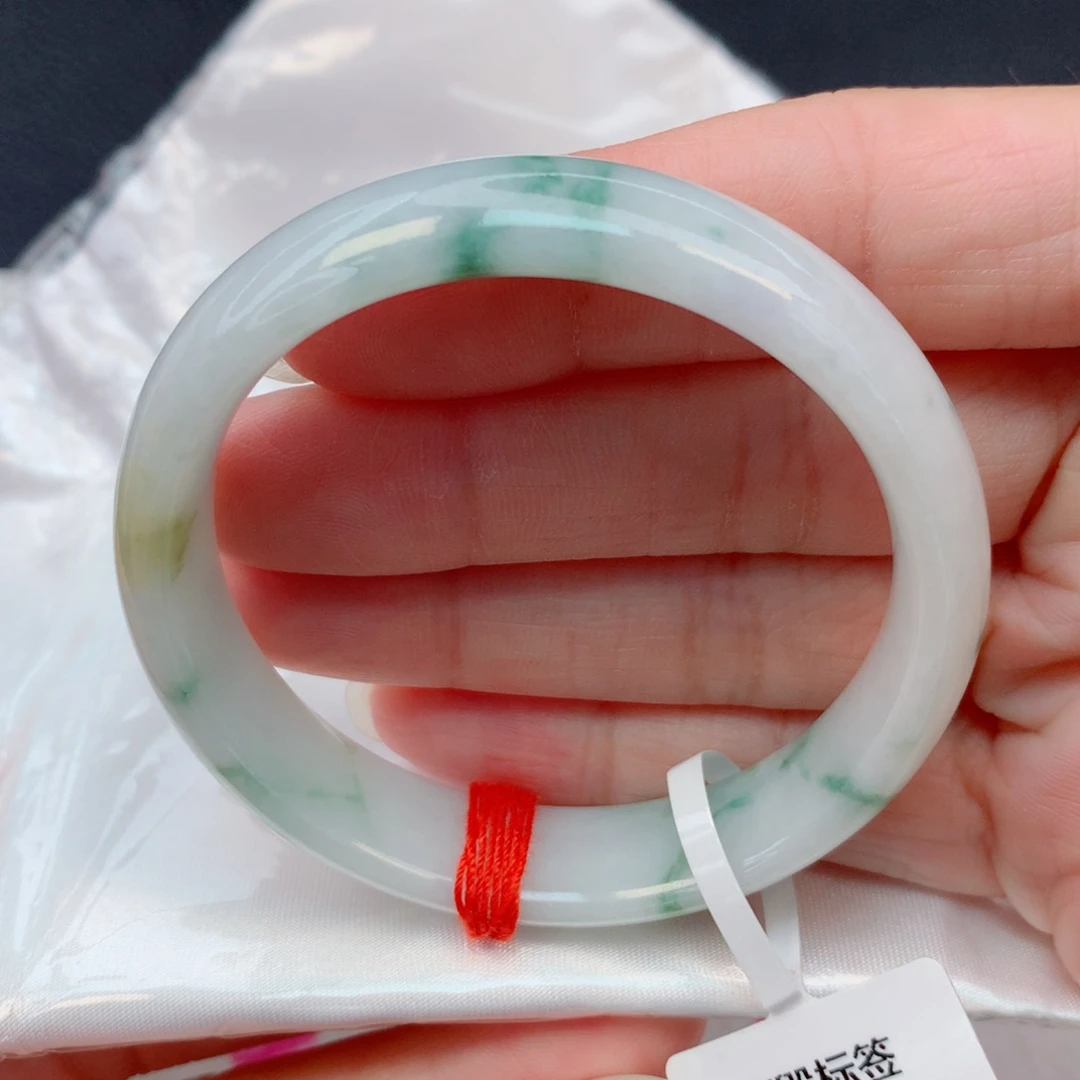 翡翠未镶嵌手镯50.4圈 白底飘绿花开播福利