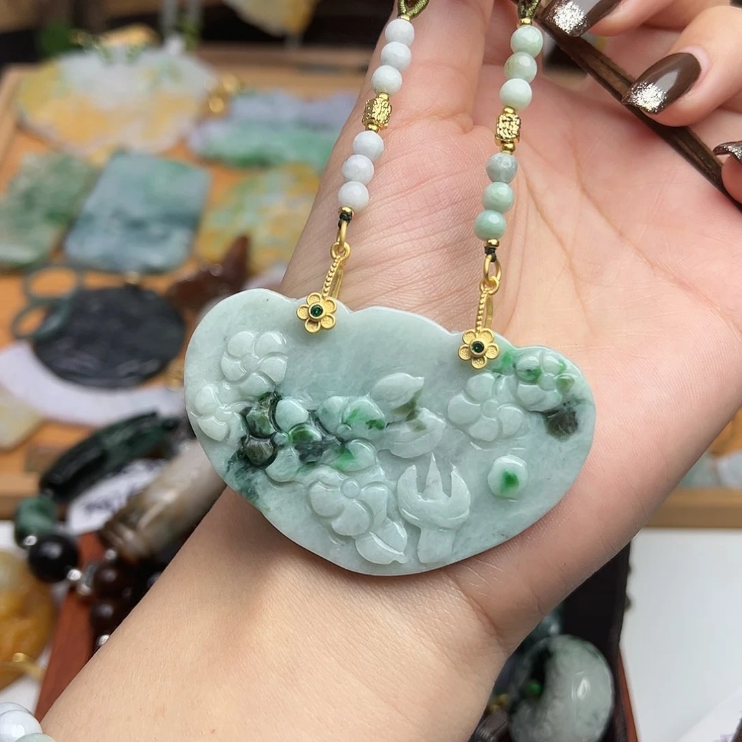 翡翠吊坠(赠链)未镶嵌吊坠6