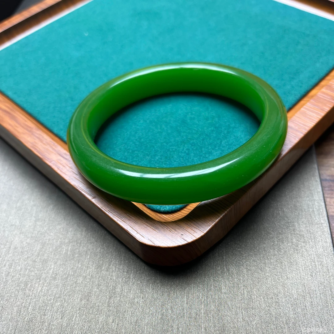 A102 和田碧玉手镯