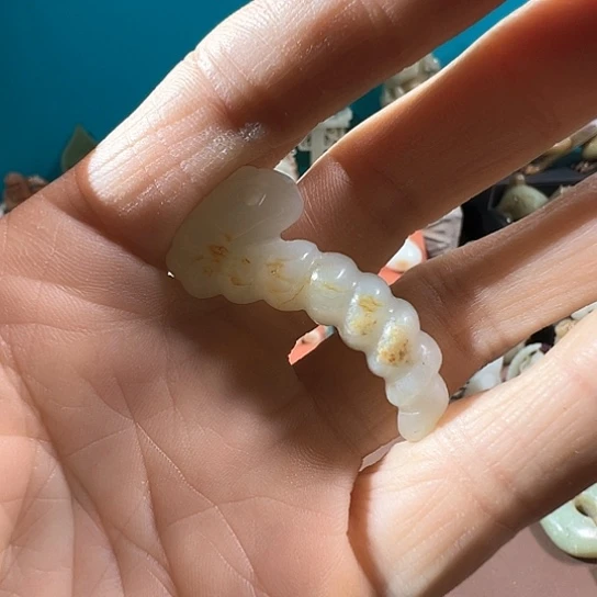 和田玉（糖玉）挂件未镶嵌二****爆