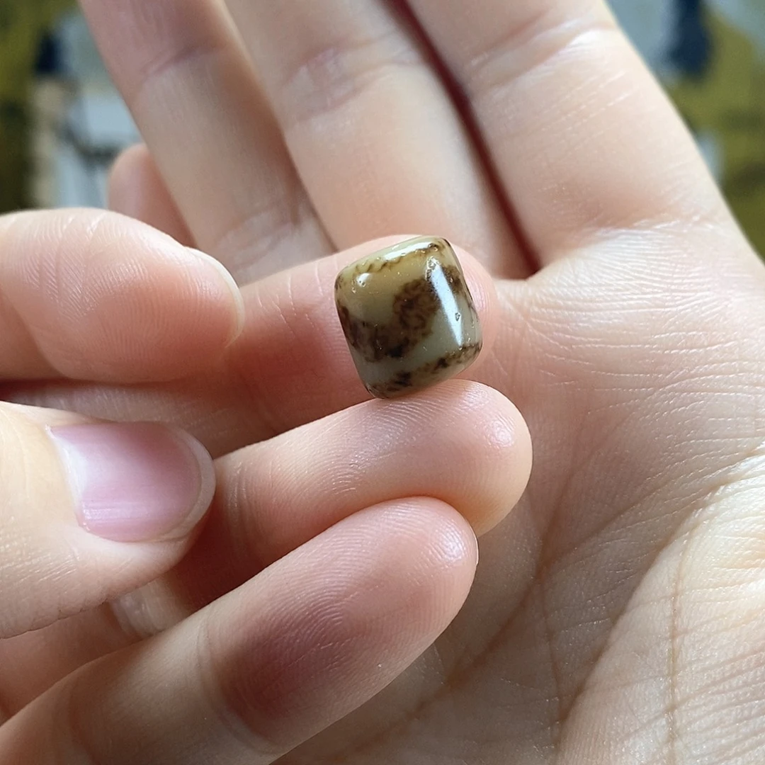 玛瑙/玉髓颈饰未镶嵌牙牙