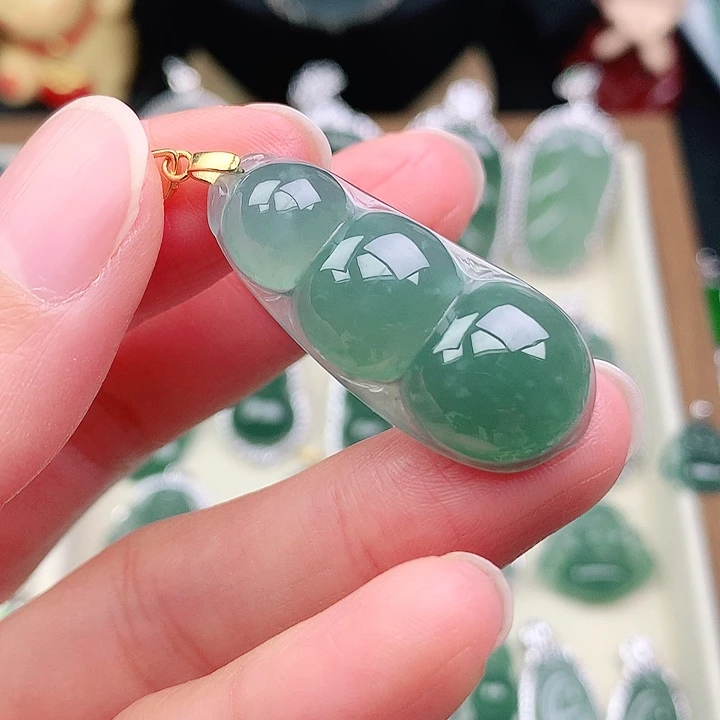 颈饰未镶嵌翡翠吊坠