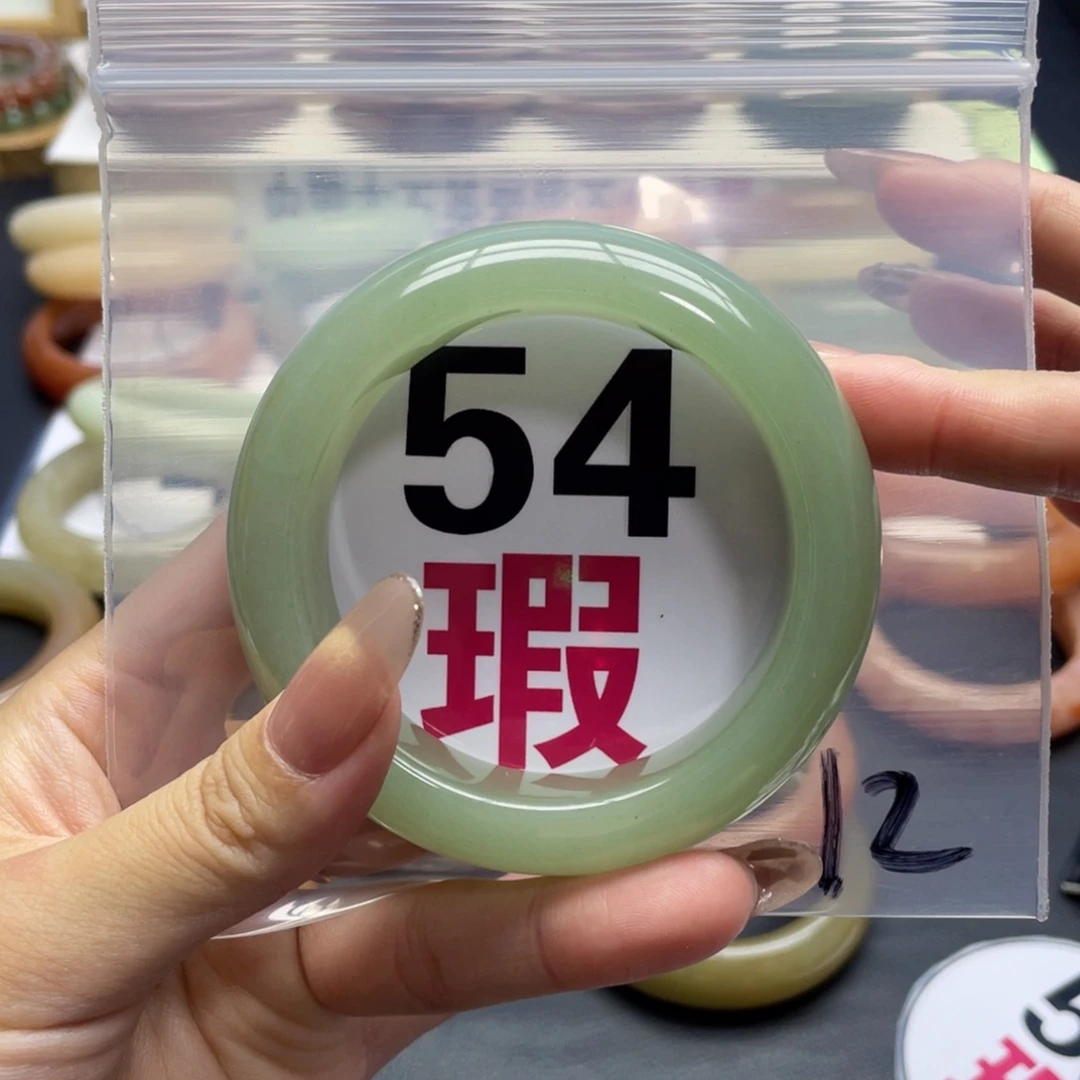 未镶嵌手镯石英质玉