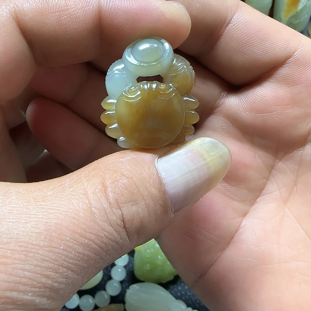 和田玉颈饰未镶嵌玉*