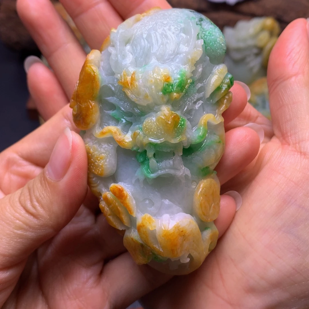 小***球定制翡翠未镶嵌翡翠