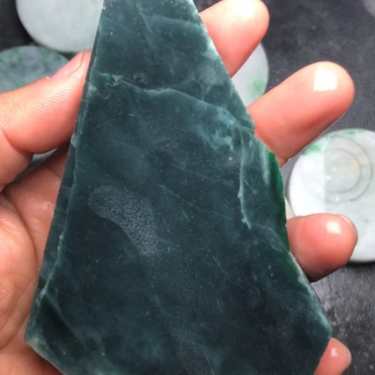 管***笛翡翠未镶嵌颈饰裸石