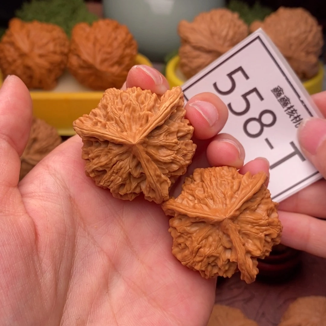 文玩核桃把件盘山奔40