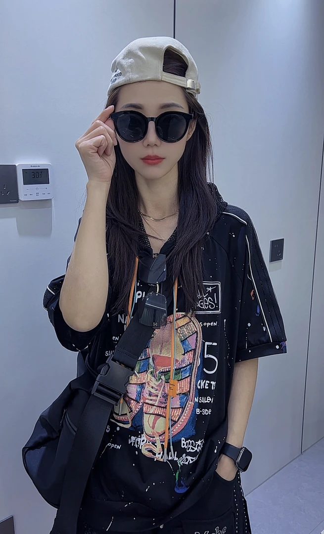 潮牌女装通勤风t恤网纱帽亮片刺绣字母薄款女生韩系ins衣服