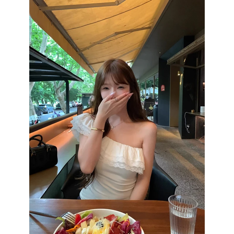 Lukira【现现】 蕾丝花边性感一字肩斜肩短袖女白色上衣 U50551176