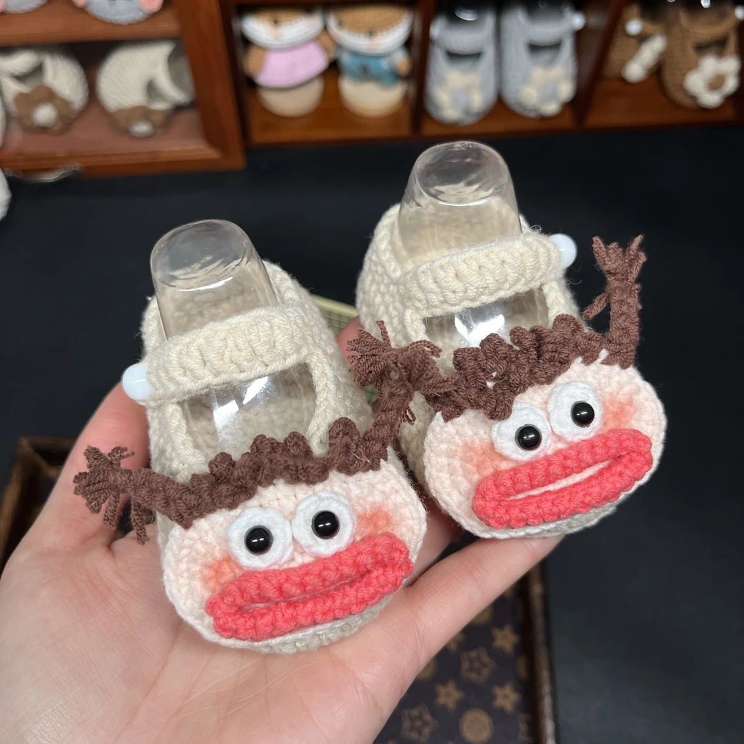 手工编织满月鞋 毛线鞋婴儿鞋新生儿礼物 大嘴巴扎小辫丑萌宝宝鞋