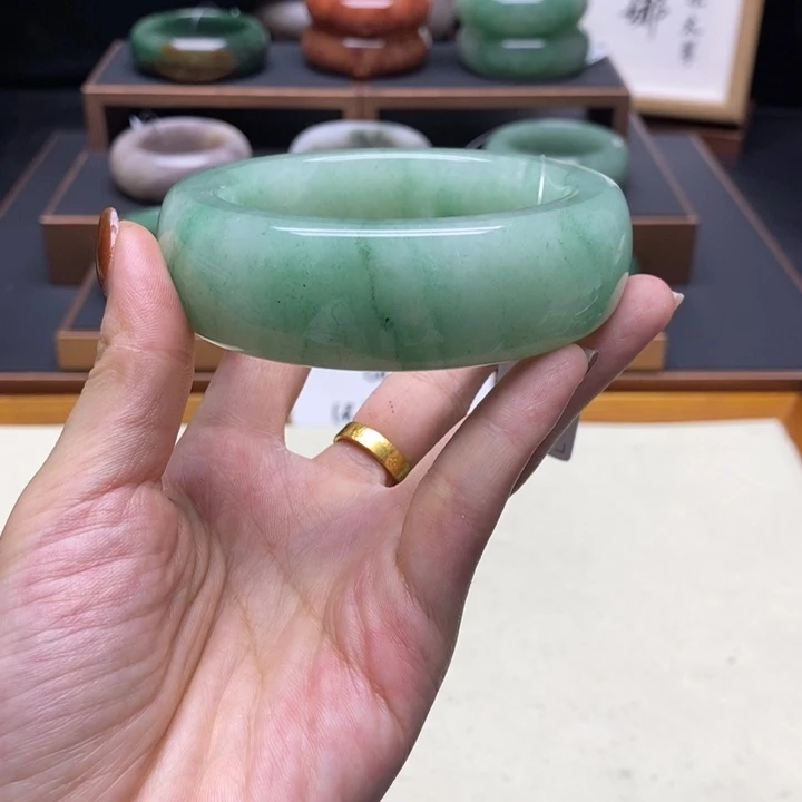 花***也石英质玉合金佘太翠