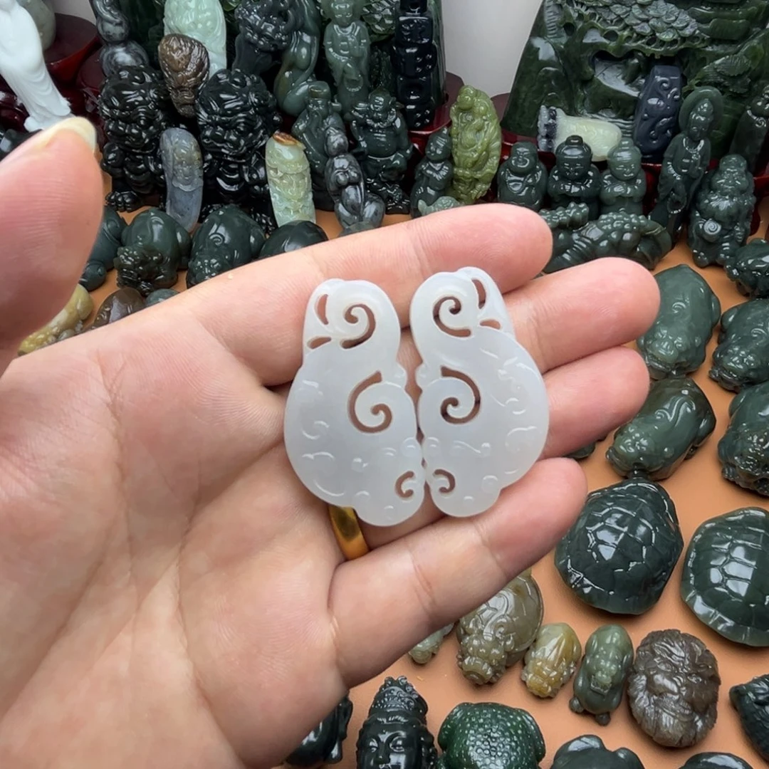 和田玉未镶嵌把件