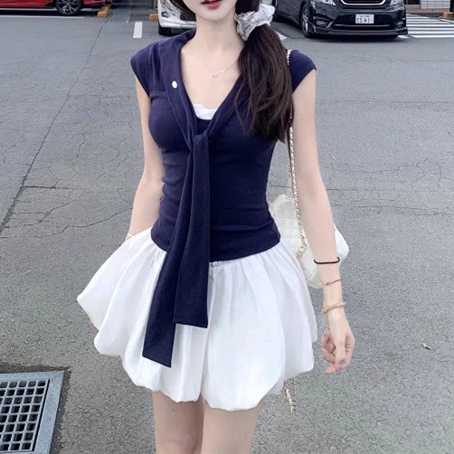 夏日航海家 海军领系带蕾丝拼接无袖修身T恤短款上衣