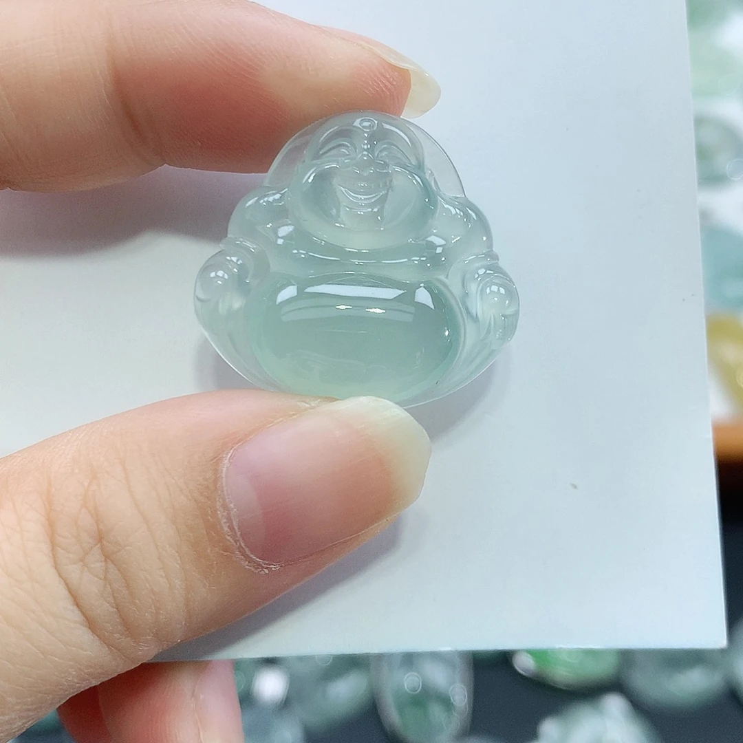 翡翠未镶嵌颈饰佛