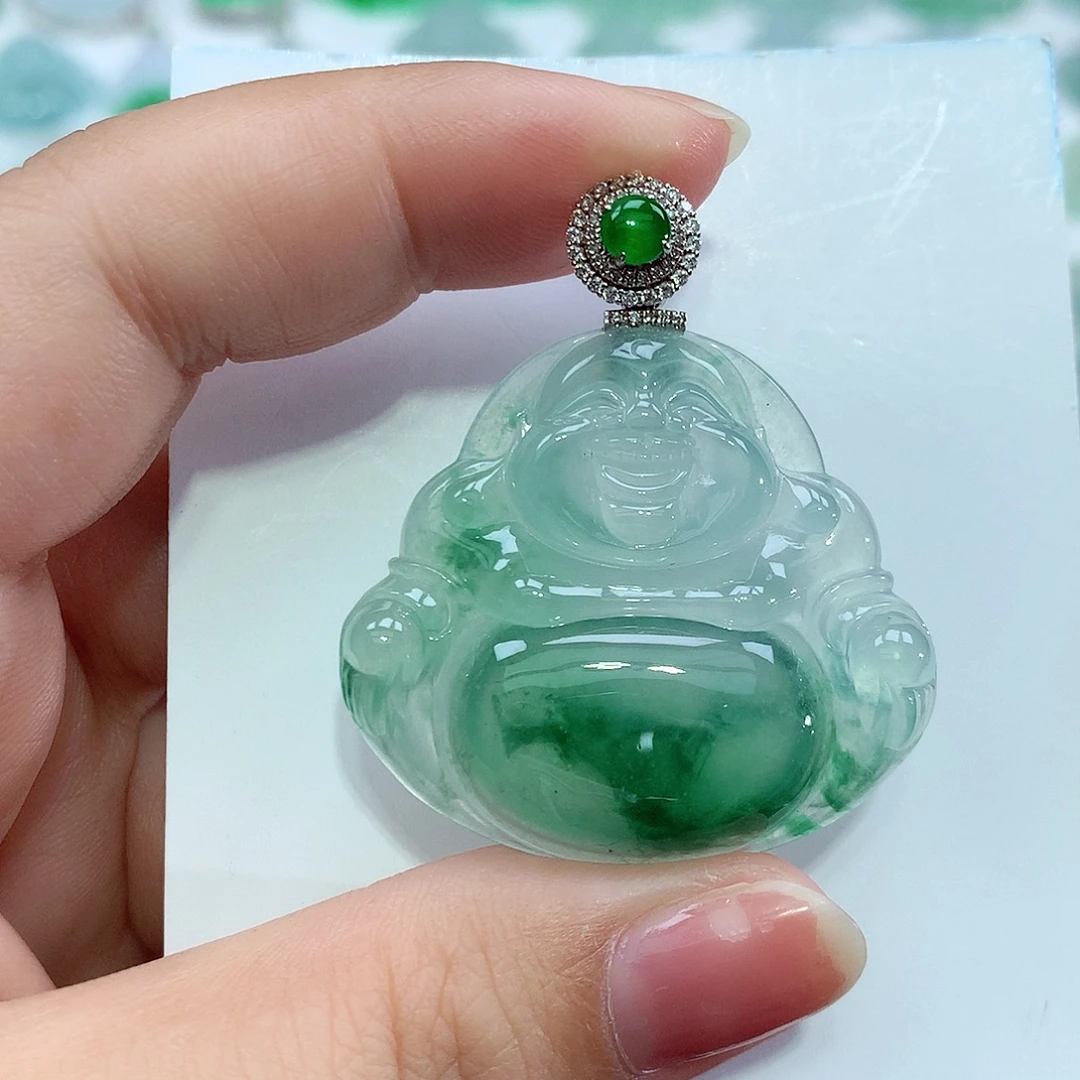 翡翠18K金镶嵌颈饰佛