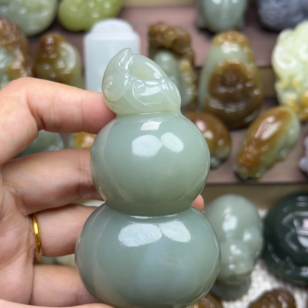 和田玉未镶嵌把件