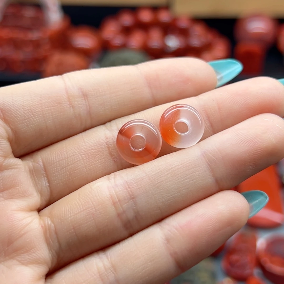 南红玛瑙配饰未镶嵌